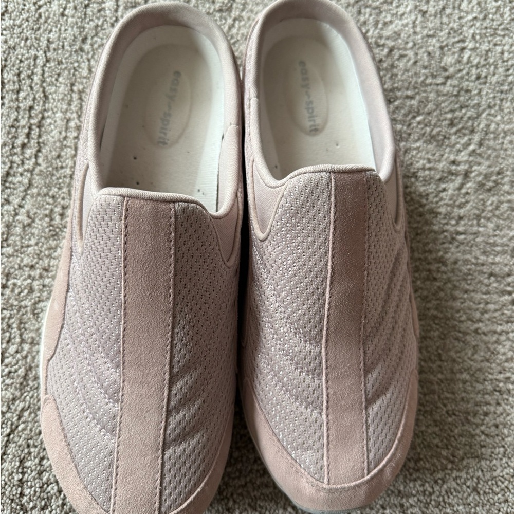 Traveltime Classic Clogs
